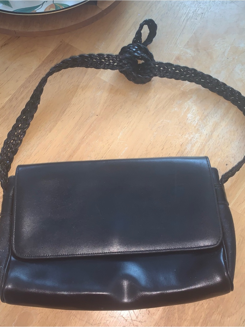 Vintage Vini Handcrafted Italian Leather purse with braided strap